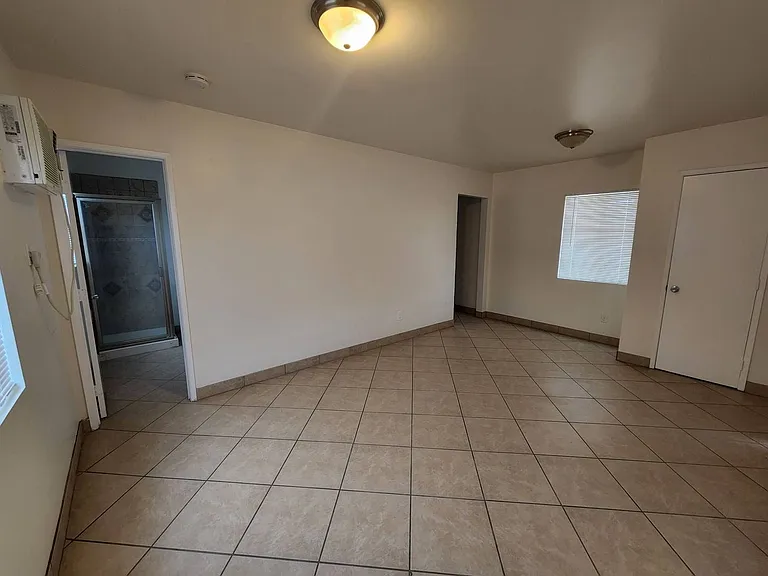 72121 Hatch Rd — Photo 3