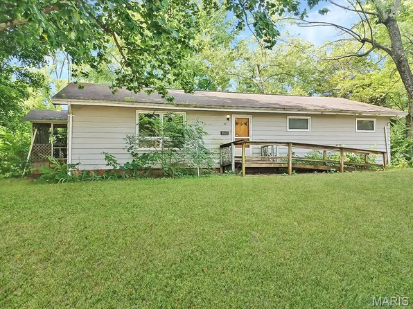 42 Park St, Farmington, MO 63640
