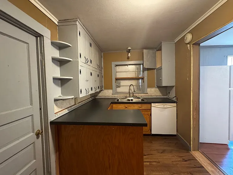 116 E Jackson Ave — Photo 6