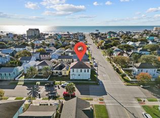 2927 Avenue Q, Galveston, TX 77550