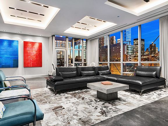 5th image of 156 W Superior St #Penthouse