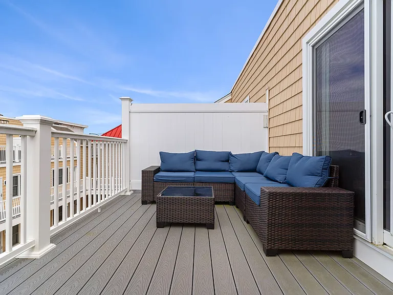 128 Ashworth Ave #309 — Photo 50