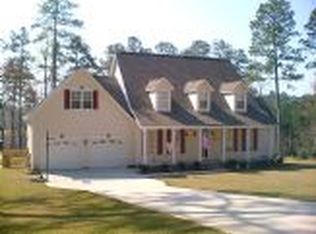 517 Walking Ln, Fayetteville, NC 28311