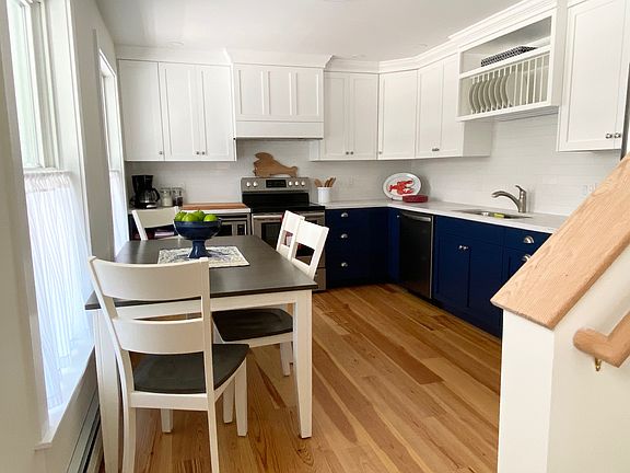 Eat in Kitchen...Range, refrigerator, microwave, dishwasher