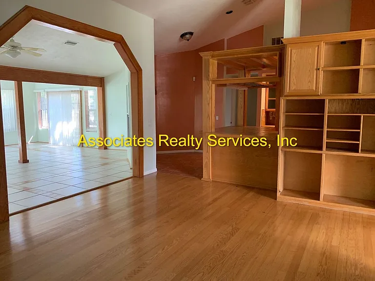 10335 NW 13th Ln — Photo 16