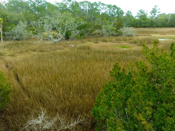 34 Inglewood Cir, Saint Helena Island, SC 29920