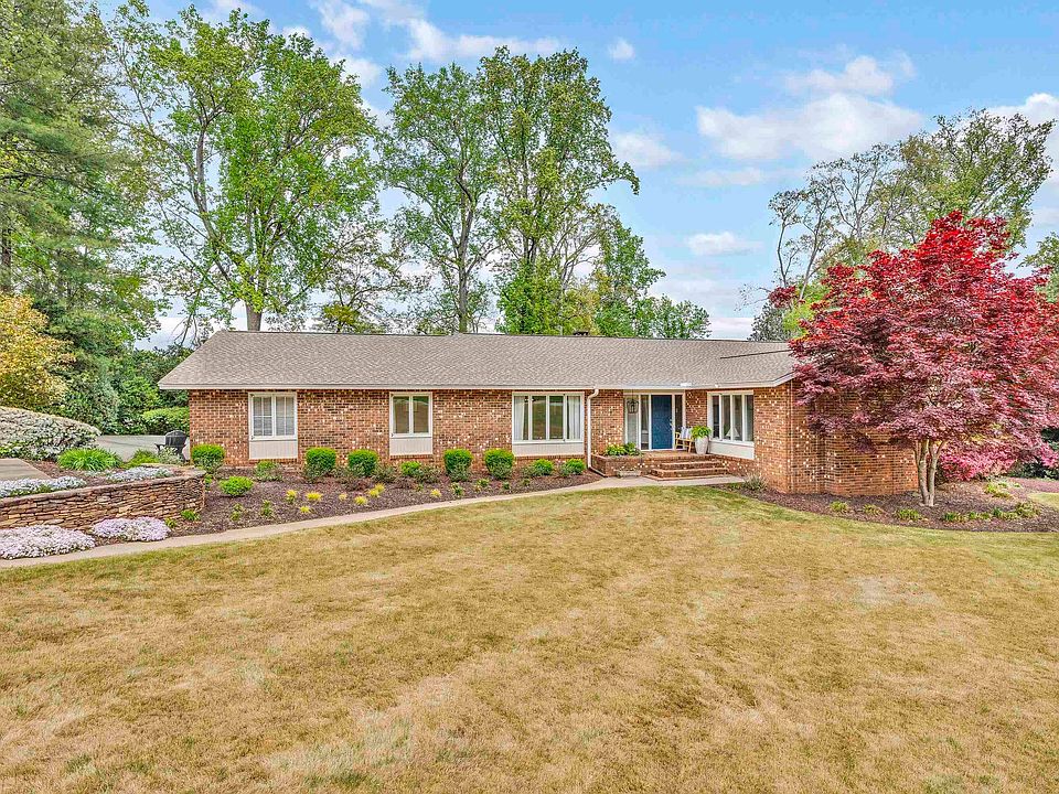 1st image of 21 Chanticleer Dr