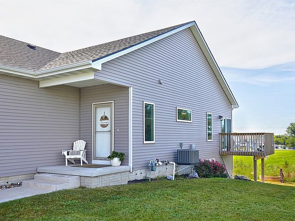 3rd image of 2700 Yordi Dr
