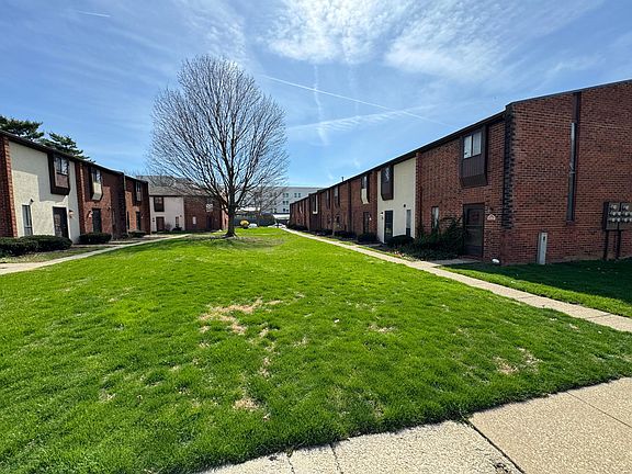 2nd image of 22 King Arthur Blvd