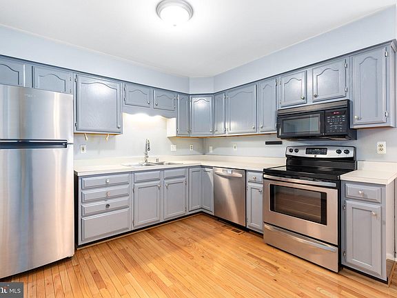 5th image of 204 Lyndale Ct
