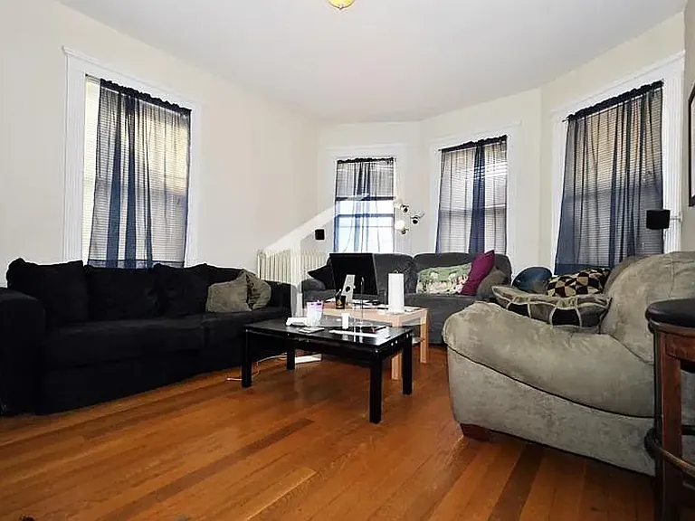 29 Mapleton St #1 — Photo 3