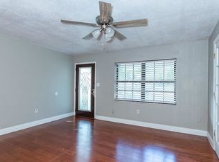 3210 Laurel Ln, Plant City, FL 33566