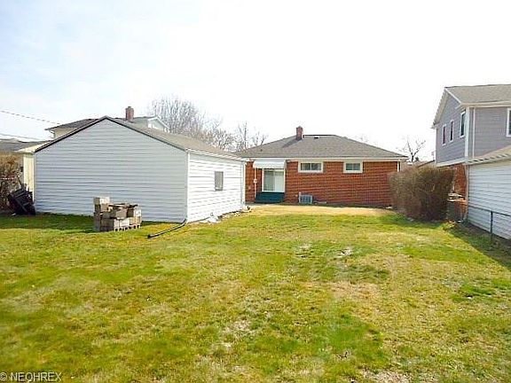 5th image of 31601 Douglas Dr