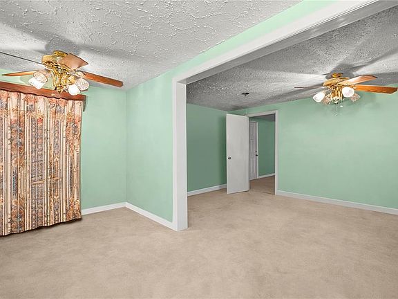 2nd image of 17645 NE 61st Street Rd