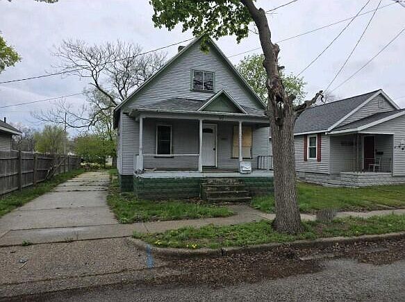 1st image of 897 Turner Ave