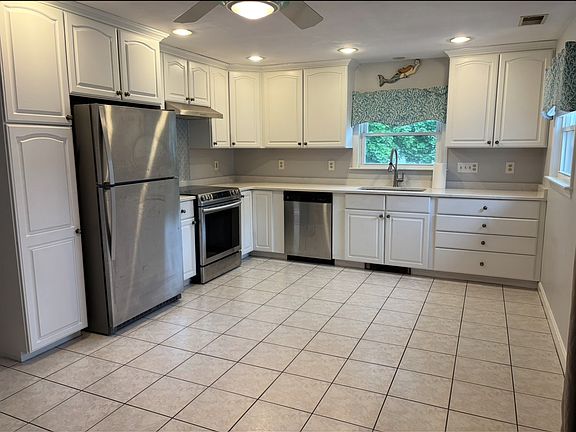 3rd image of 11 Eden Glen Ave