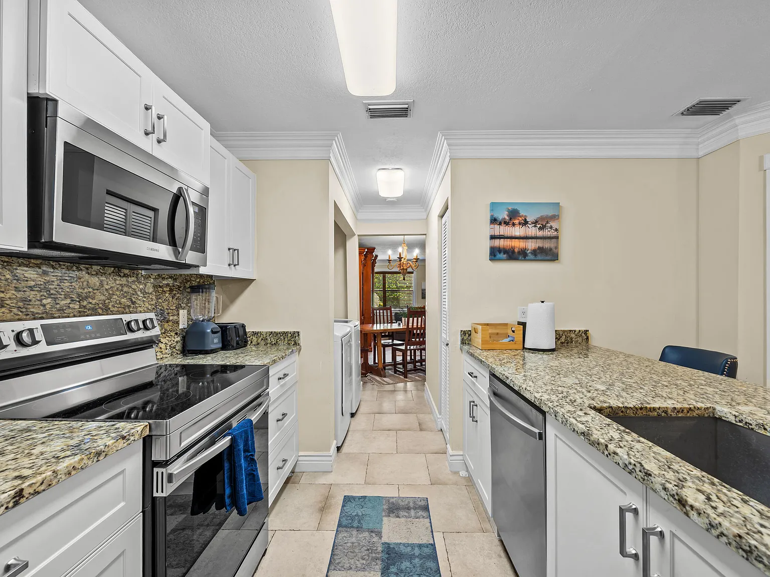 3 bed, 2.5 bath, 1661 sqft, $5,500 — Photo 2