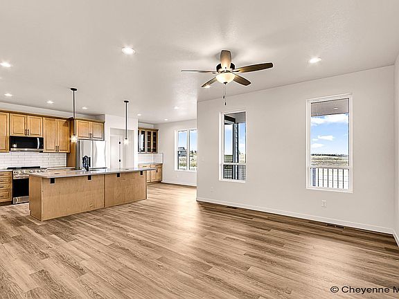 4th image of 4021 Farthing Rd