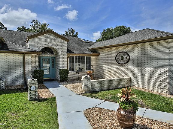 2nd image of 8 Kingsley Cir