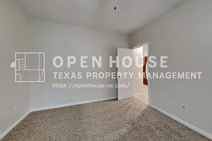 17906 Magenta Springs Dr — Photo 14