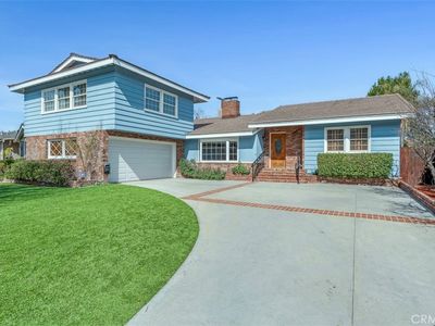 23805 Oxnard St, Woodland Hills, CA, 91367