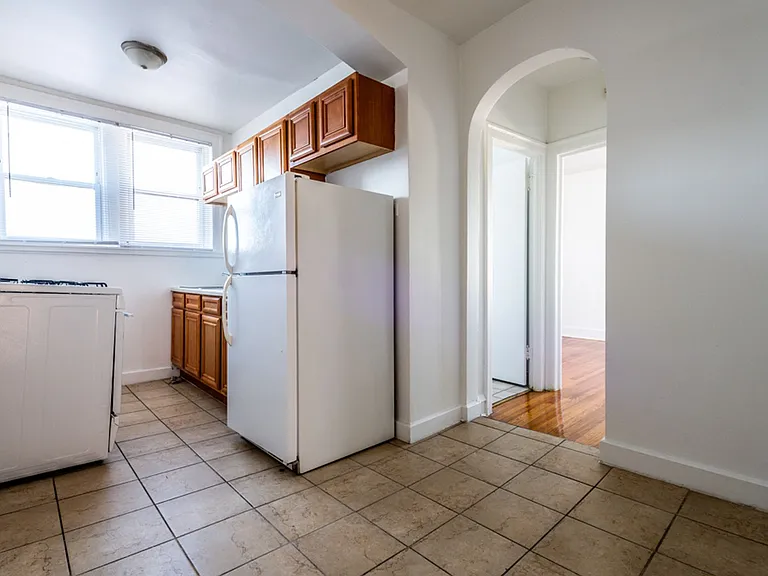 8222 S Ingleside — Photo 16