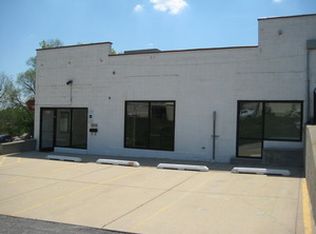 925 E Lake St, Aurora, IL 60506