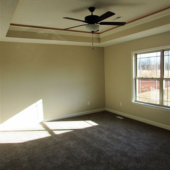2nd image of 552 Thomas Edwards Ln