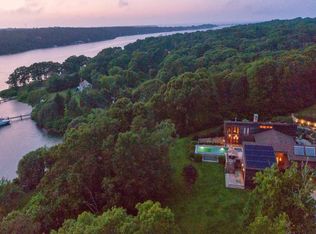 400 Barnes Rd, Oak Bluffs, MA 02557