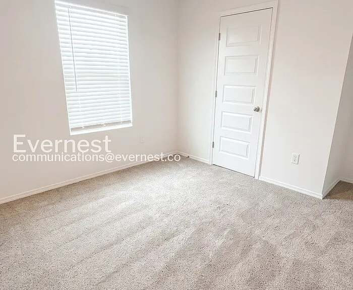 108 E Sunbelt Ct — Photo 10