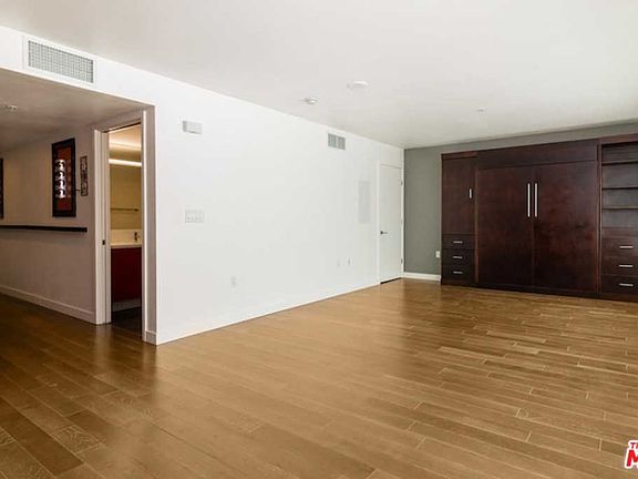 5th image of 901 S Flower St Unit 504