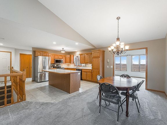 5th image of 811 Burton Ln
