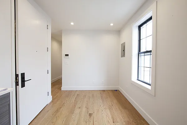 Rented by Brooklyn Group | media 24