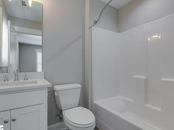 5th image of 10 Howard St