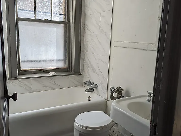 9 Woodland Apartments — Photo 26