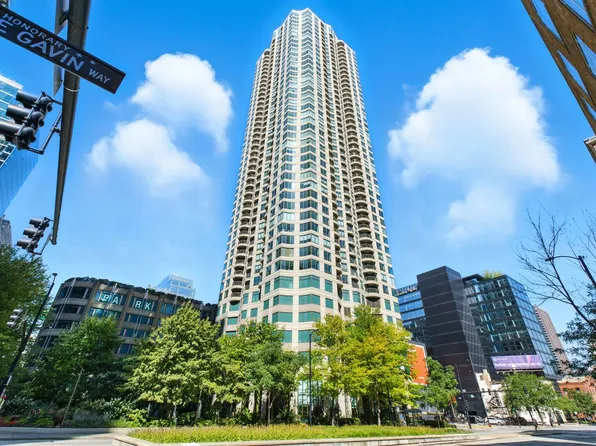 400 N La Salle Dr APT 1705, Chicago, IL 60654