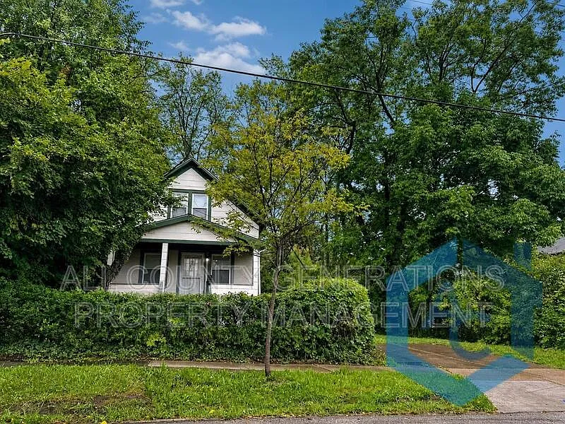 3 bed, 1.0 bath, 780 sqft, $1,195 — Photo 1