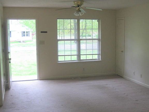 3rd image of 414 Roselawn Dr