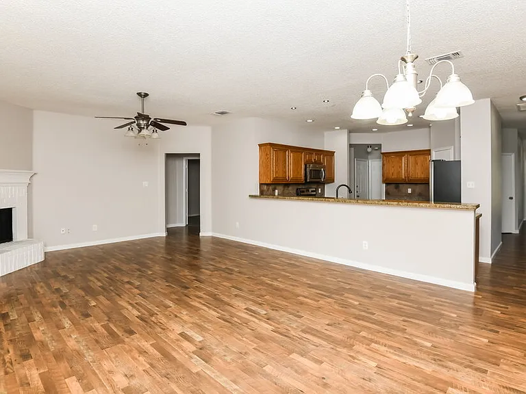 415 Marybeth Dr — Photo 4