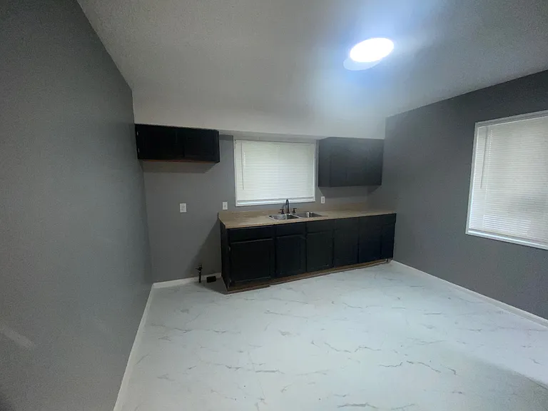7600 Pierson St — Photo 9