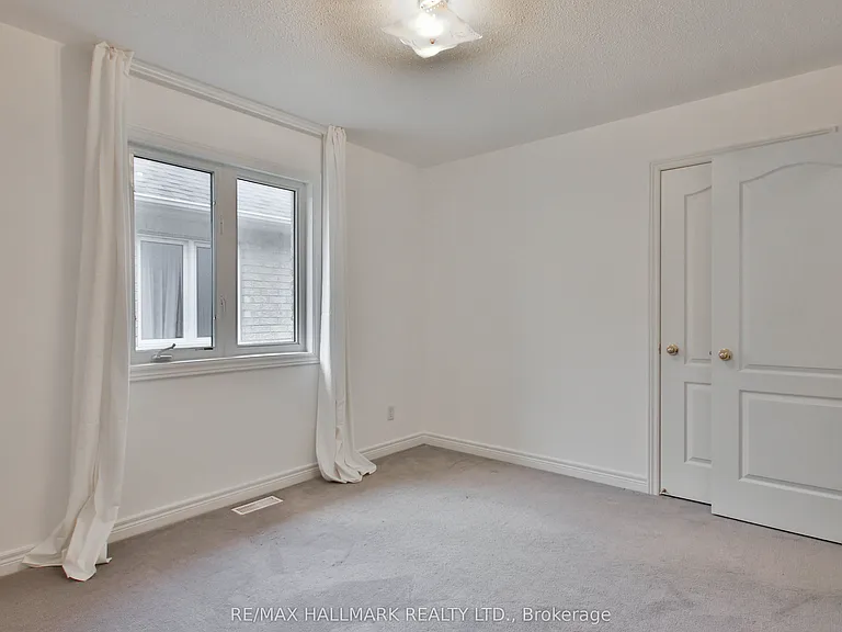15 Briarglen Rd — Photo 34