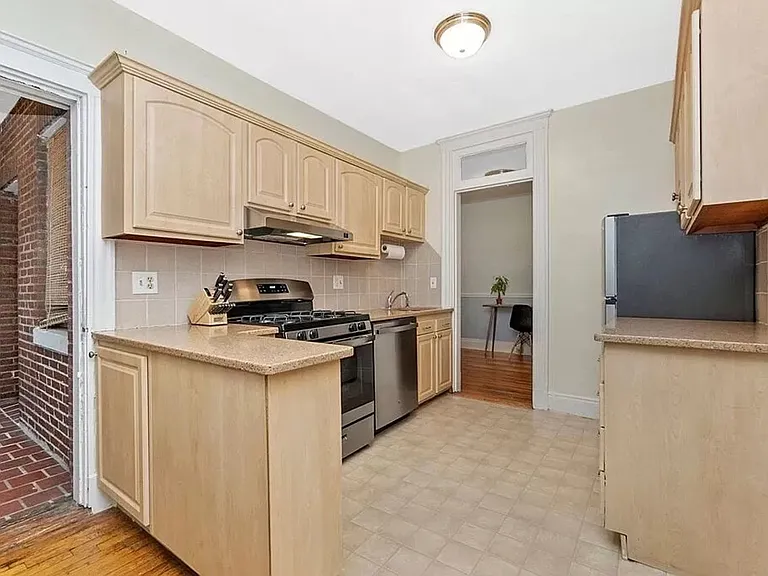 9 Vinal St #2 — Photo 3