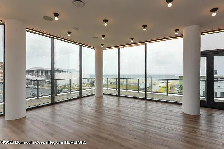 1101 N Ocean Ave #902 — Photo 46