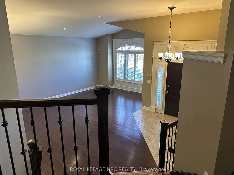 7 Sapphire Ct N — Photo 25