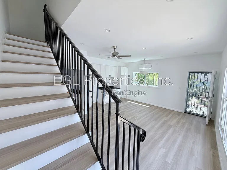 848 S Detroit St — Photo 12