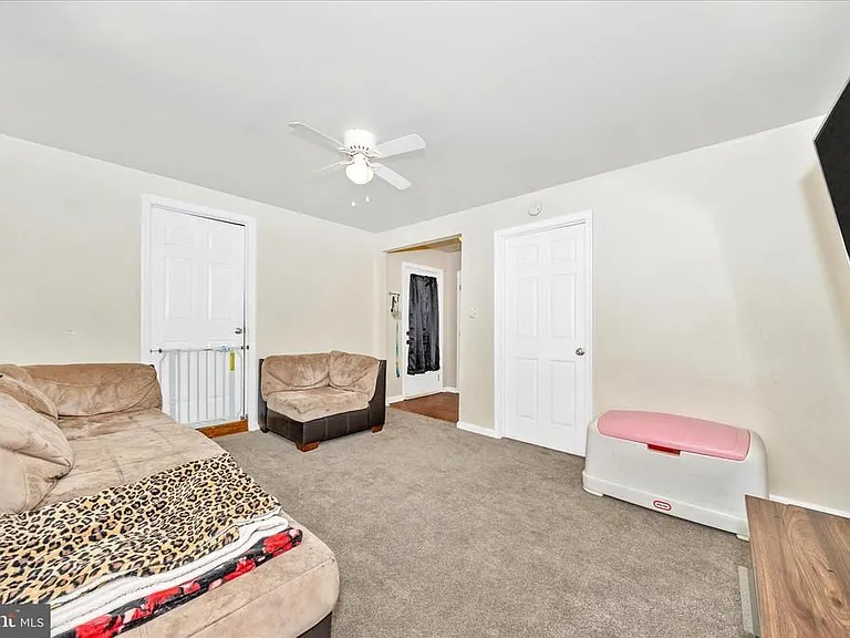 241 N Franklin St — Photo 17