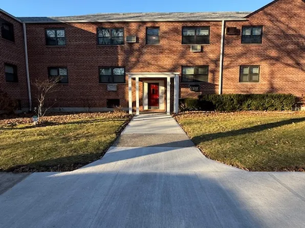 81-09 156th Avenue image 2 of 14