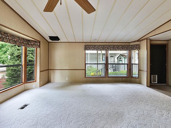2nd image of 21 Brophy Way Unit 17