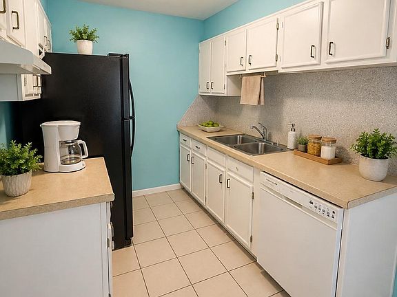 4th image of 8141 Garland St