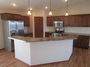 6315 Edgerly Ln, Bismarck, ND 58504